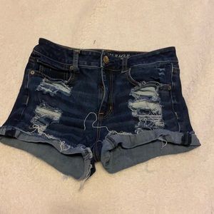 Hi rise Shorty ripped American Eagle jeans short size 6